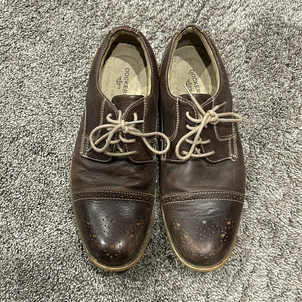 Dockers leather dress shoes. Mens size 8.5